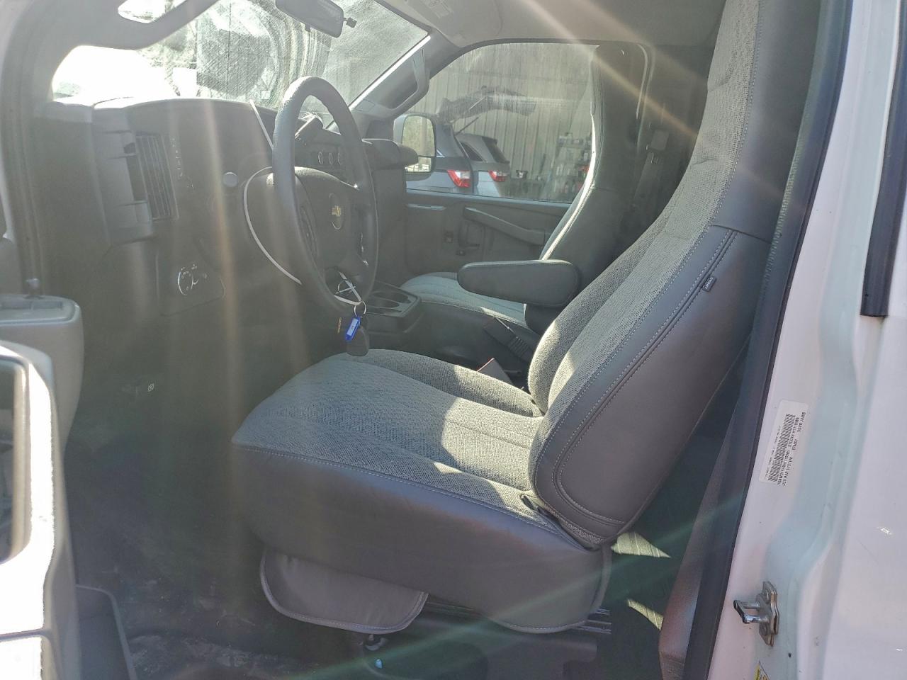 2017 Chevrolet Express G2500 Lt VIN: 1GAWGFFF0H1110985 Lot: 91742085