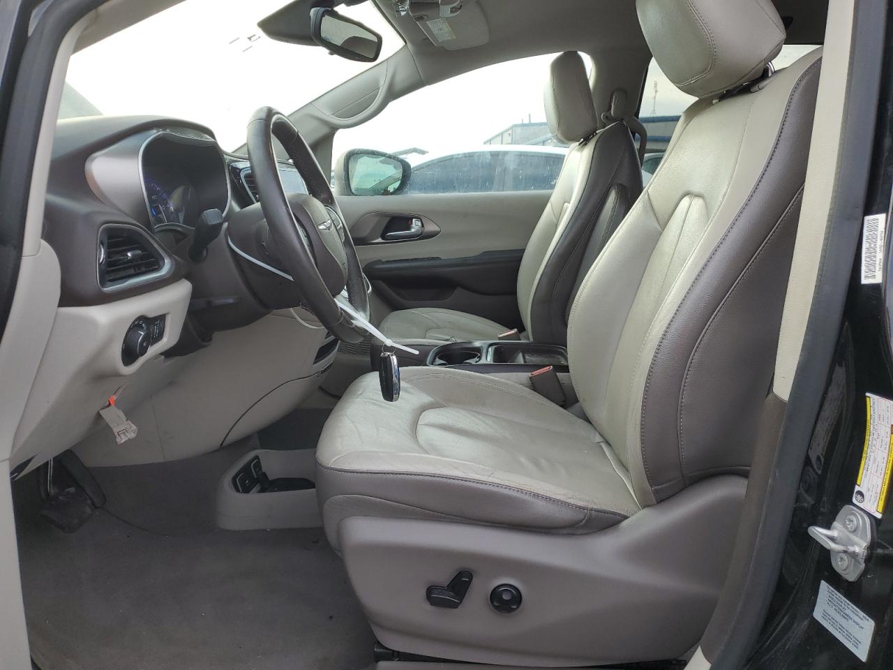 2017 Chrysler Pacifica Touring L VIN: 2C4RC1BG9HR691528 Lot: 92354295