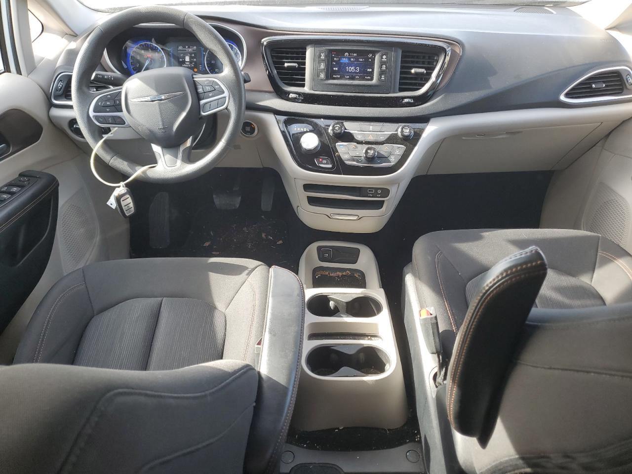 2017 Chrysler Pacifica Lx VIN: 2C4RC1CG5HR513646 Lot: 92379695