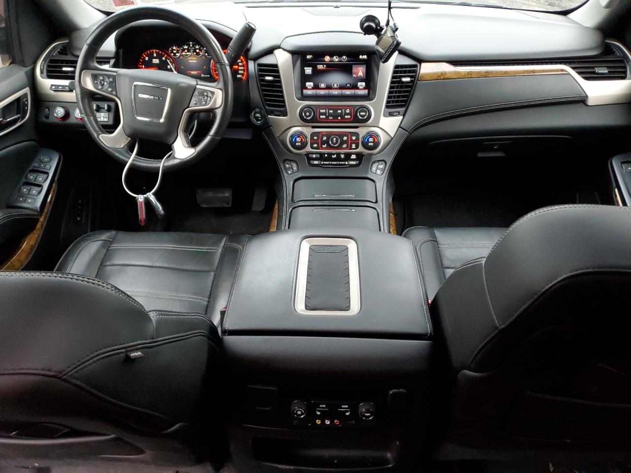 2015 GMC Yukon Xl Denali VIN: 1GKS2JKJ8FR583585 Lot: 92281585