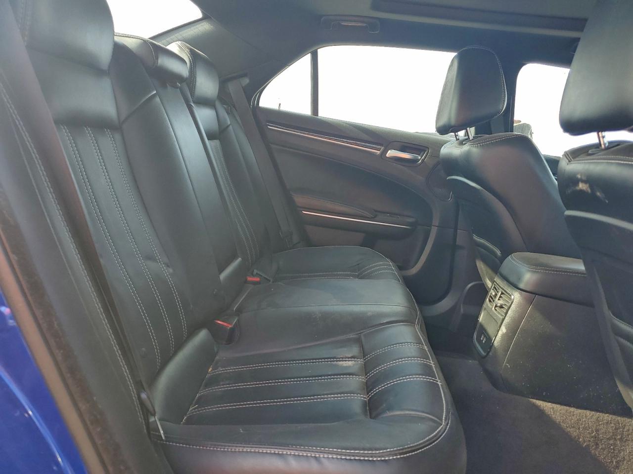 2018 Chrysler 300 S VIN: 2C3CCABG3JH243839 Lot: 92160265