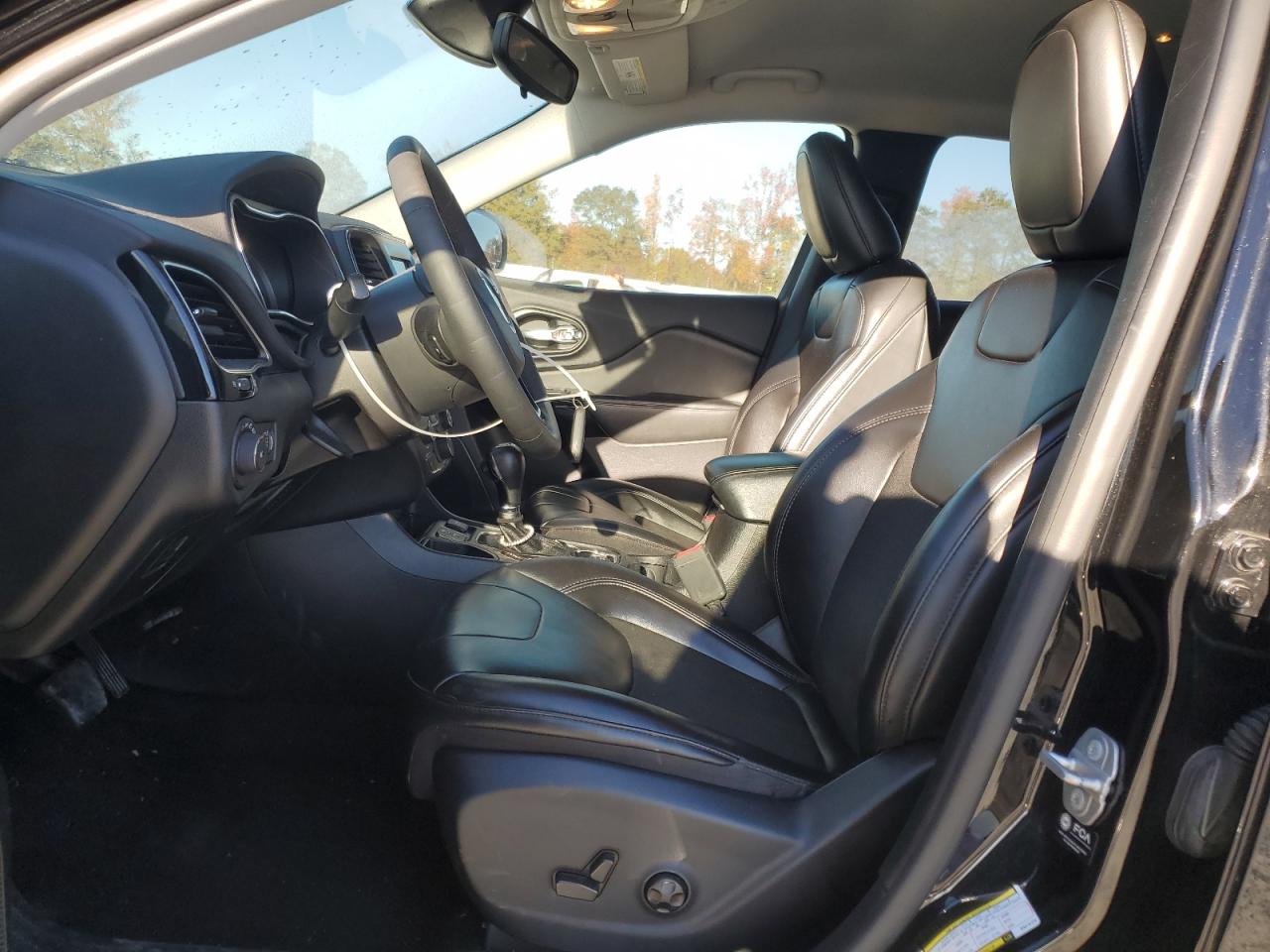 2021 Jeep Cherokee Latitude Plus VIN: 1C4PJLLB1MD215122 Lot: 90886515