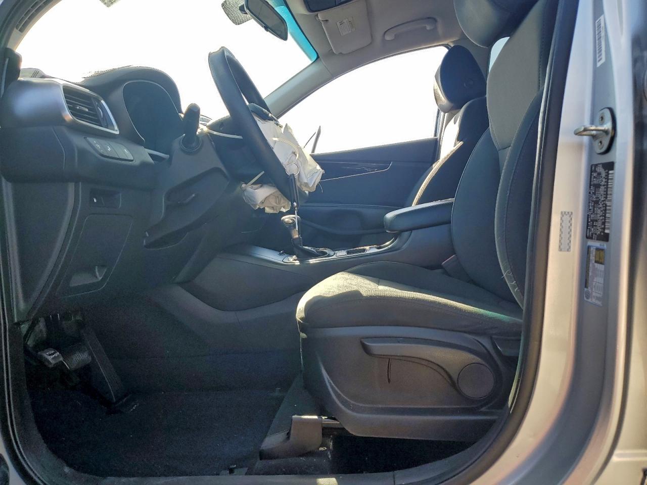 2019 Kia Sorento L VIN: 5XYPG4A3XKG563175 Lot: 94709025