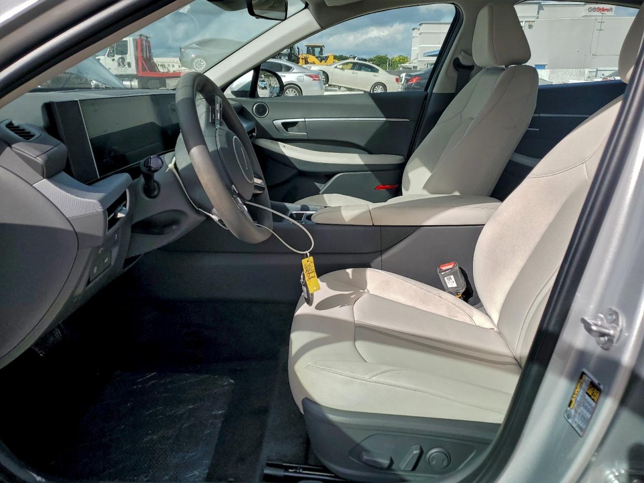 2025 Hyundai Sonata Sel VIN: KMHL64JA3SA464712 Lot: 94700035