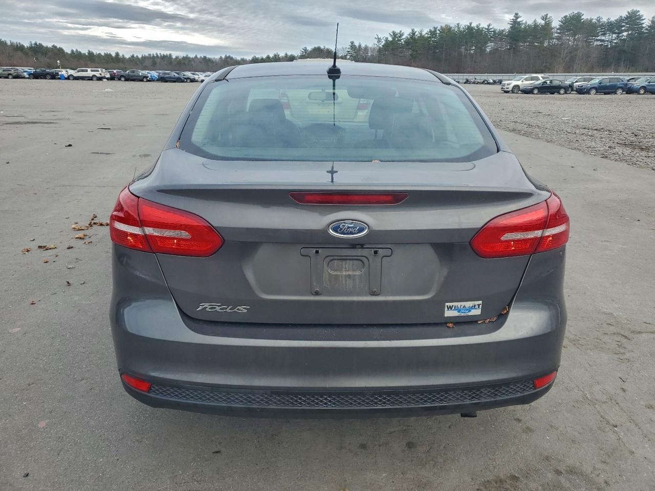 2015 Ford Focus S VIN: 1FADP3E27FL310555 Lot: 93098575