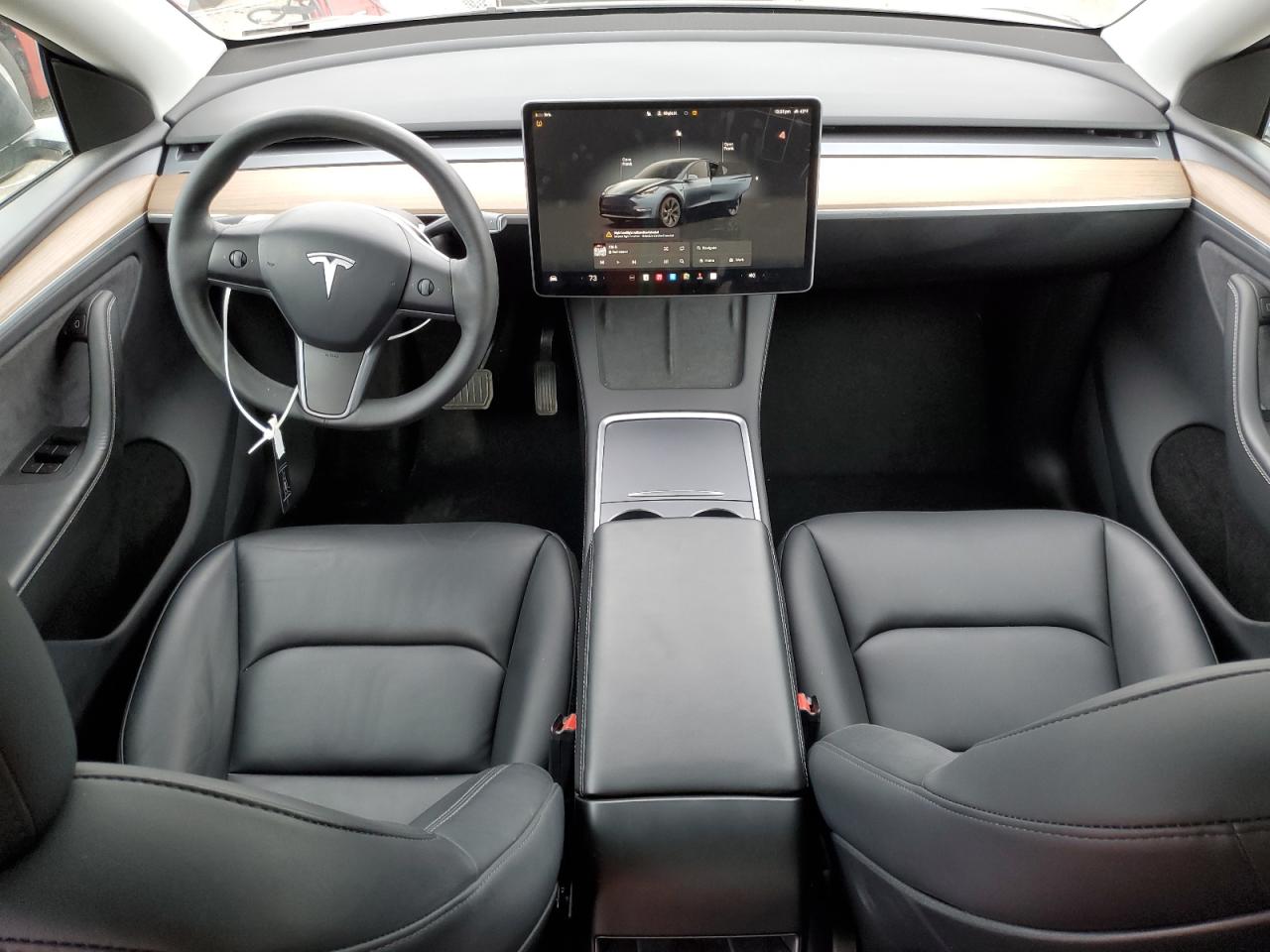 2025 Tesla Model Y VIN: 7SAYGDED3SA371157 Lot: 92300015