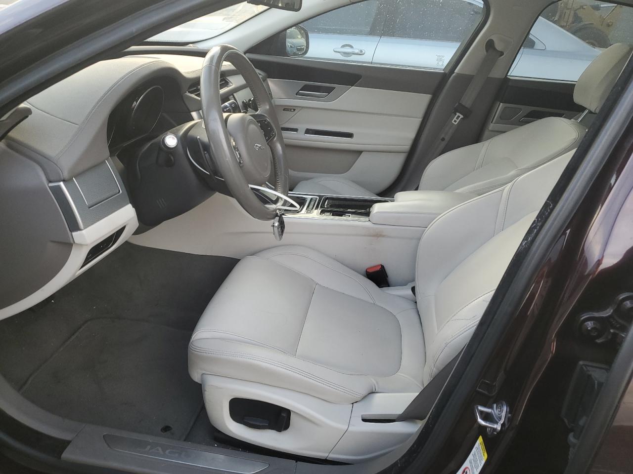 2017 Jaguar Xf Premium VIN: SAJBD4BV5HCY27260 Lot: 90757205