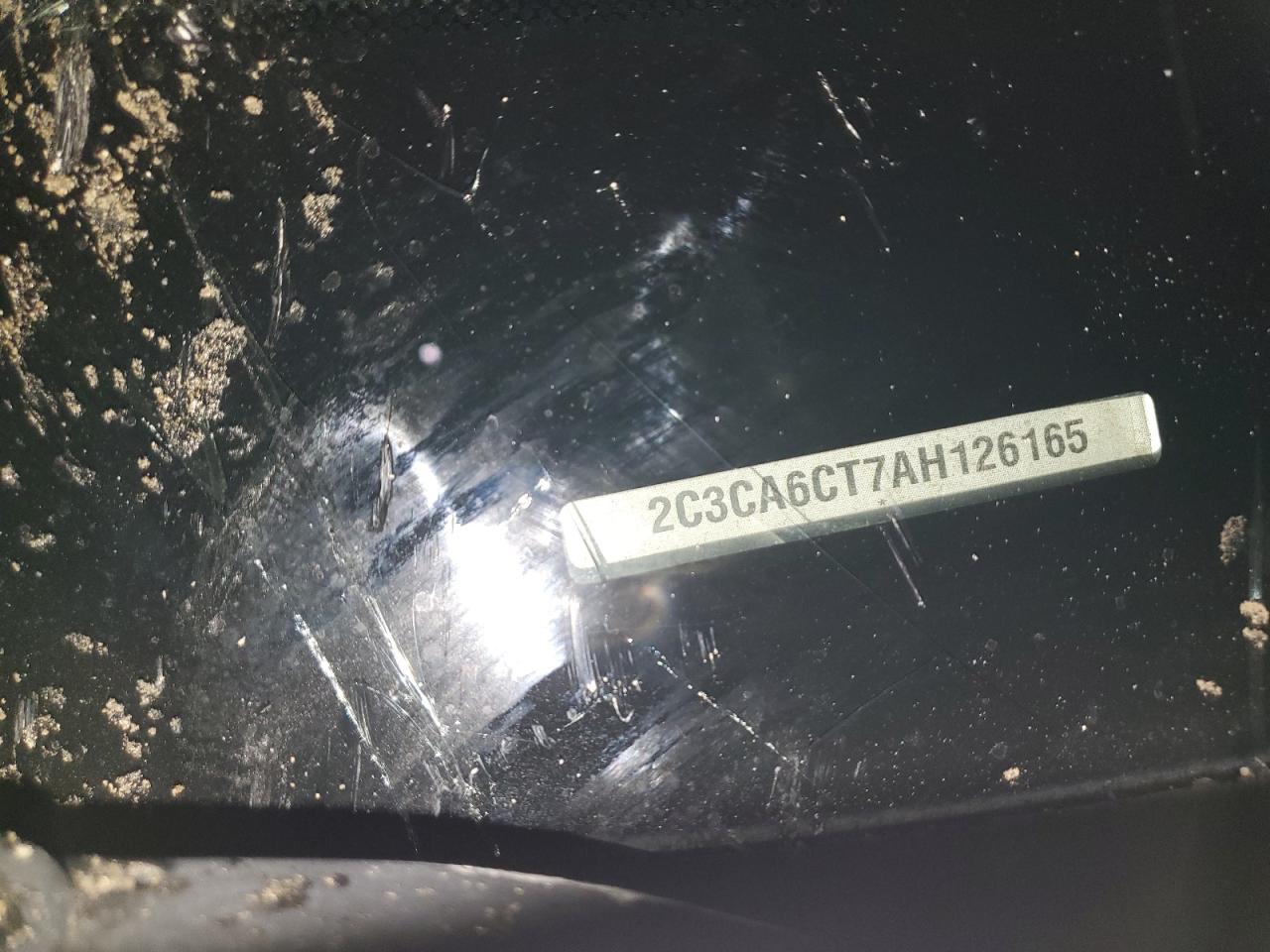 2010 Chrysler 300C VIN: 126165 Lot: 92141085