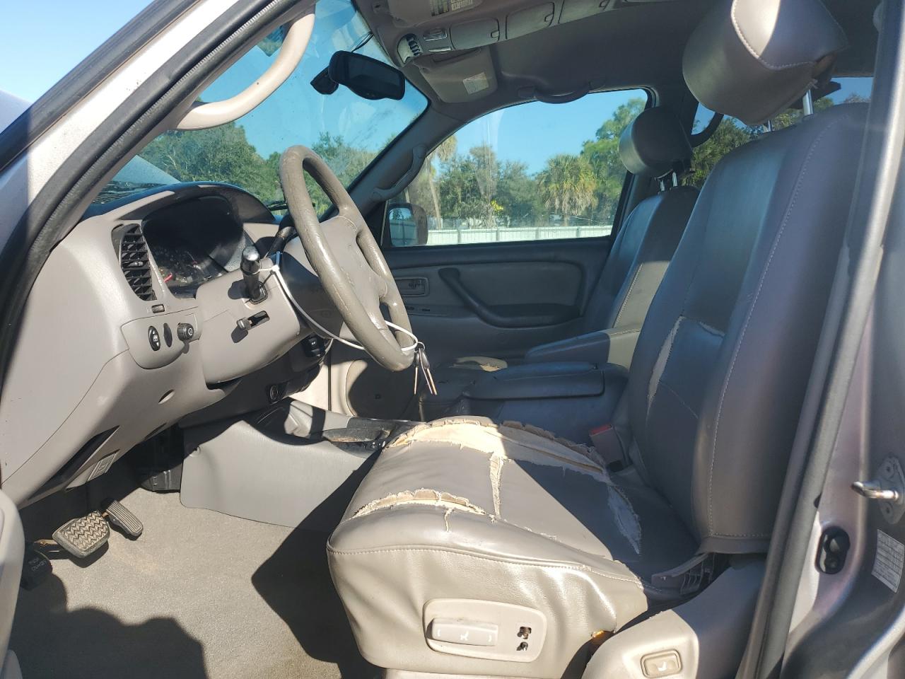 2002 Toyota Sequoia Sr5 VIN: 5TDZT34A82S104979 Lot: 92793865