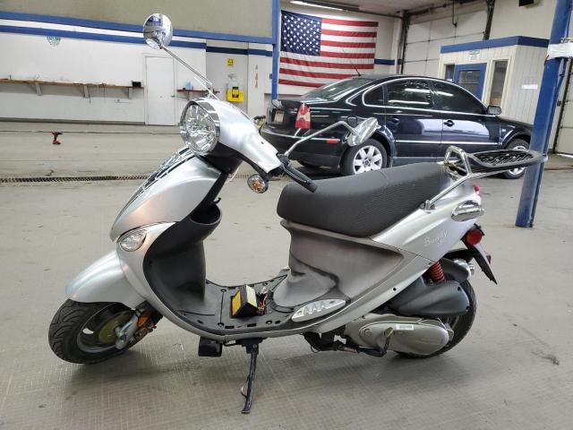 2014 GENUINE SCOOTER CO. BUDDY 170I  