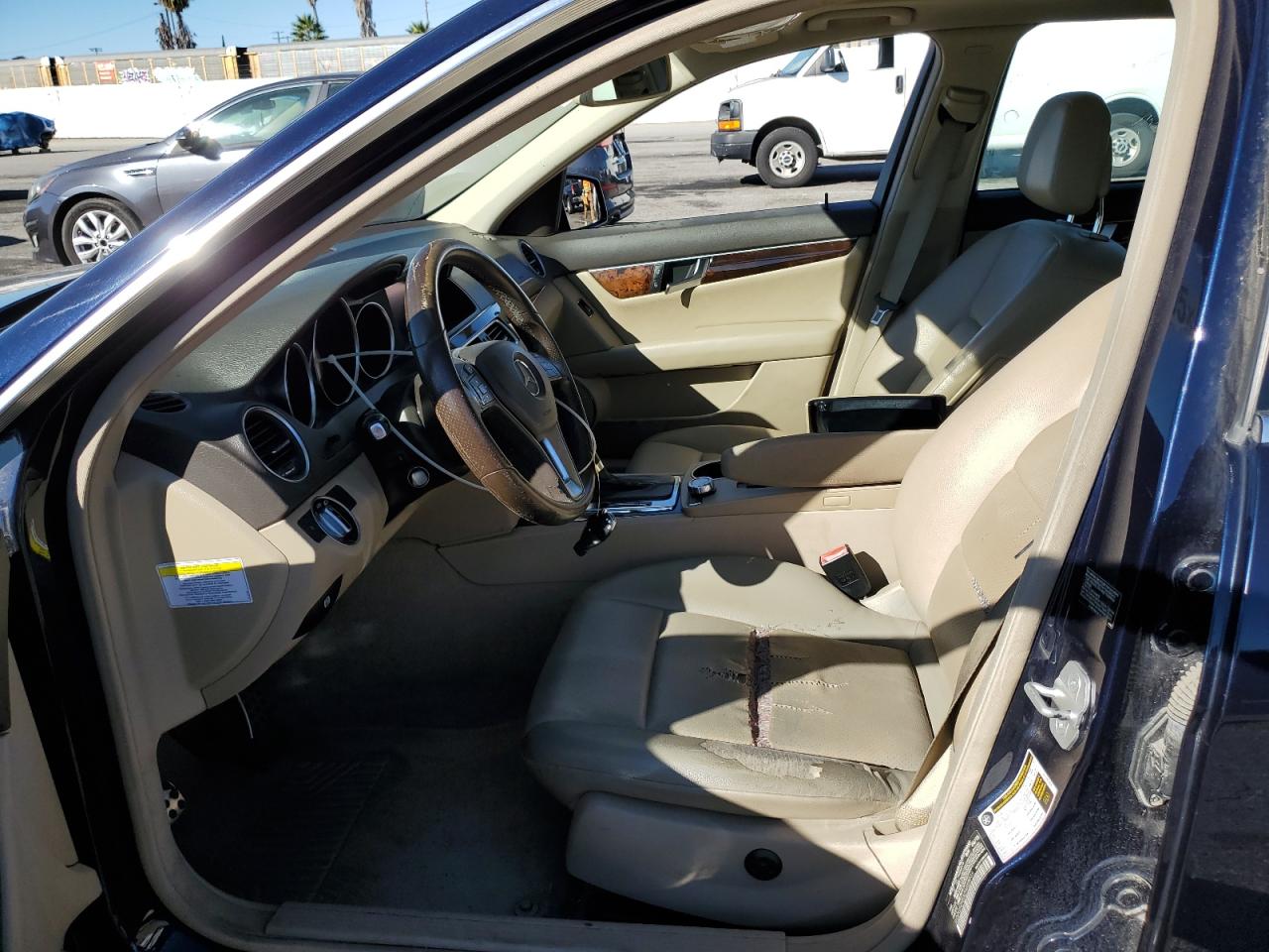 2013 Mercedes-Benz C 250 VIN: WDDGF4HB8DA869848 Lot: 85408695