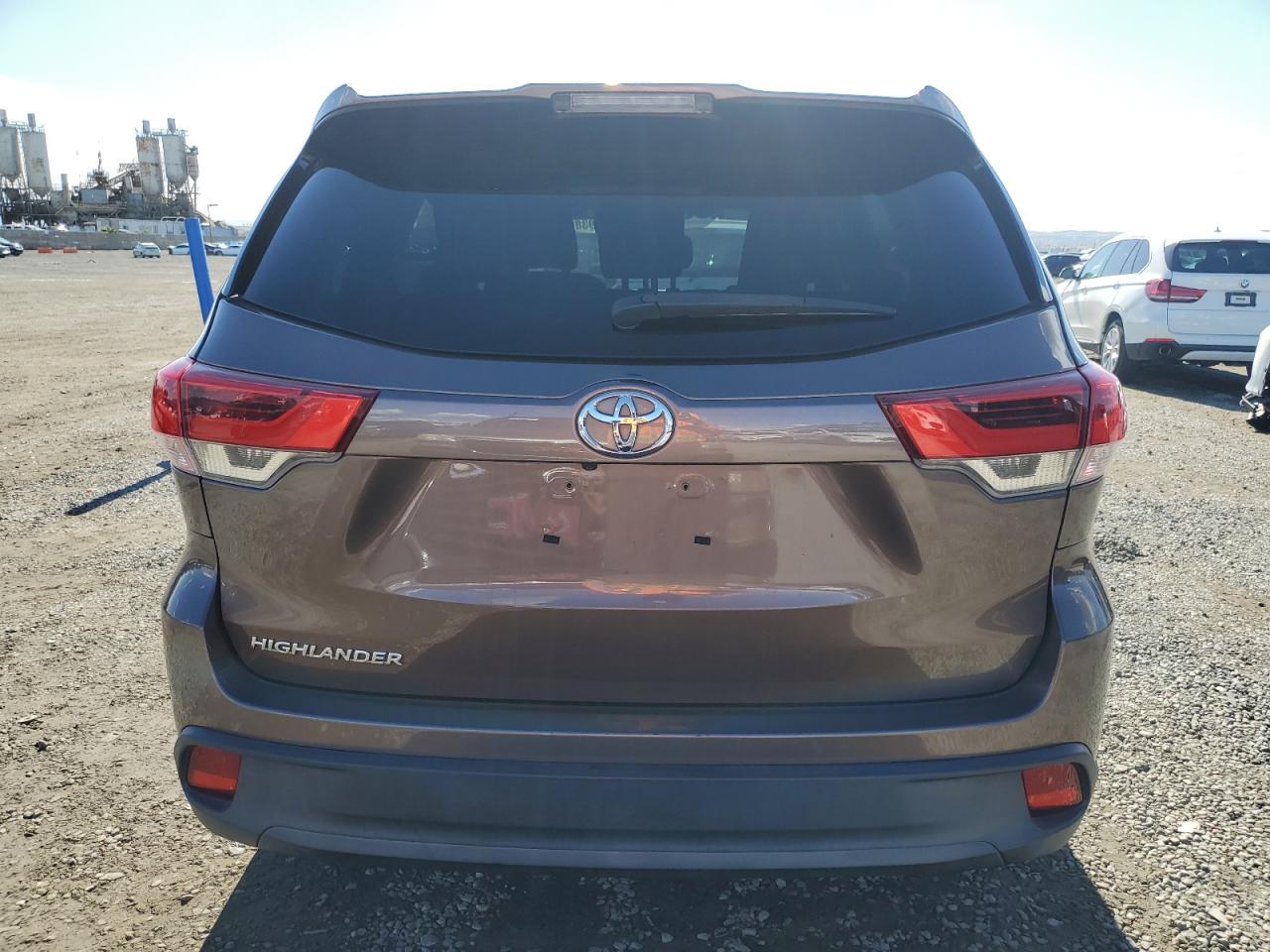 2019 Toyota Highlander Le VIN: 5TDZARFH7KS054420 Lot: 93867645