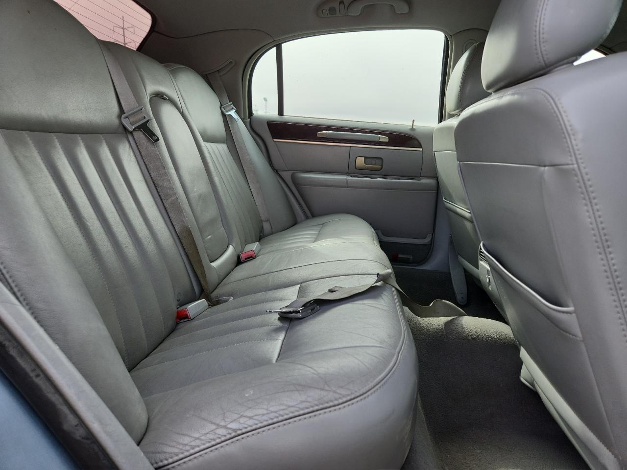 2007 Lincoln Town Car Signature VIN: 1LNHM81VX7Y609166 Lot: 92677265