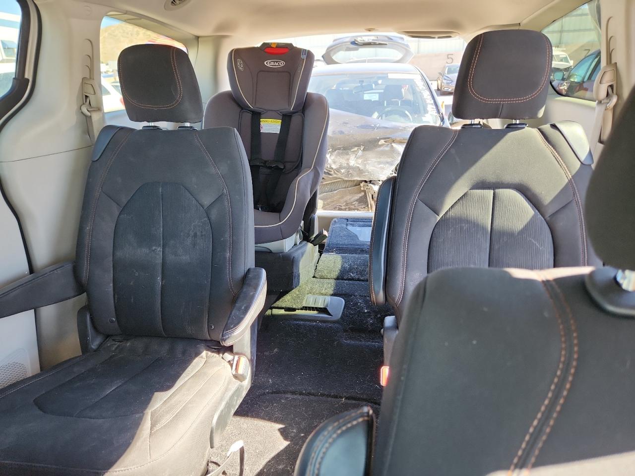 2017 Chrysler Pacifica Touring VIN: 2C4RC1DG2HR565590 Lot: 90915735