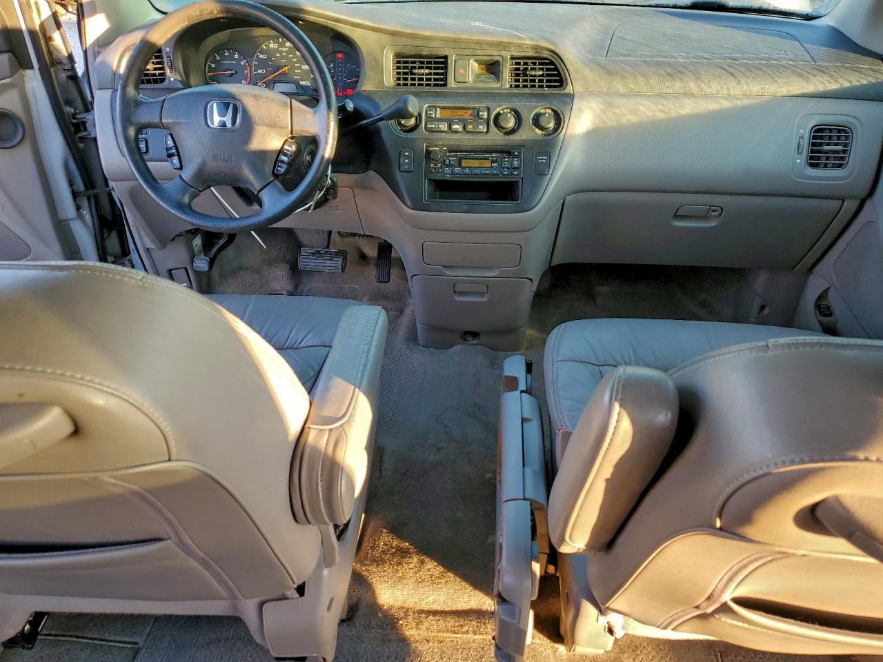 2003 Honda Odyssey Exl VIN: 5FNRL18913B026670 Lot: 93392375