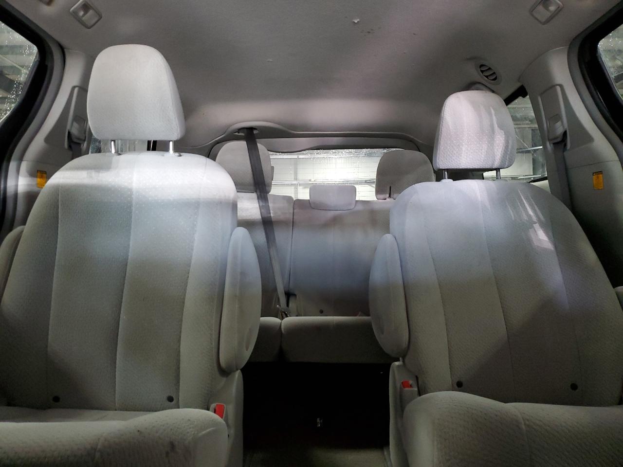 2011 Toyota Sienna Le VIN: 5TDJK3DC5BS021740 Lot: 92391205