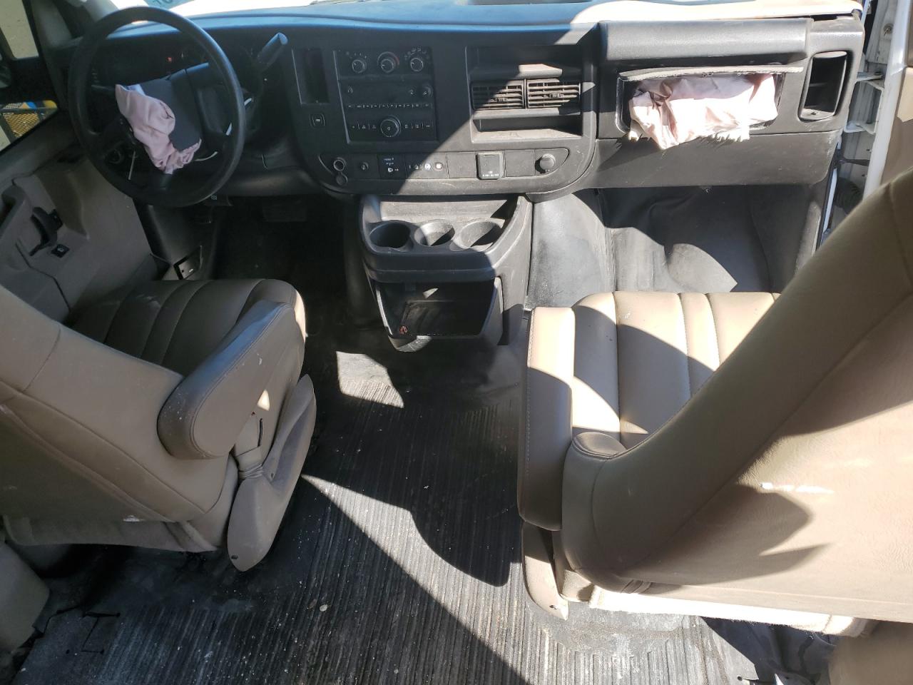 2020 Chevrolet Express G2500 VIN: 1GCWGAFP0L1151337 Lot: 92475615