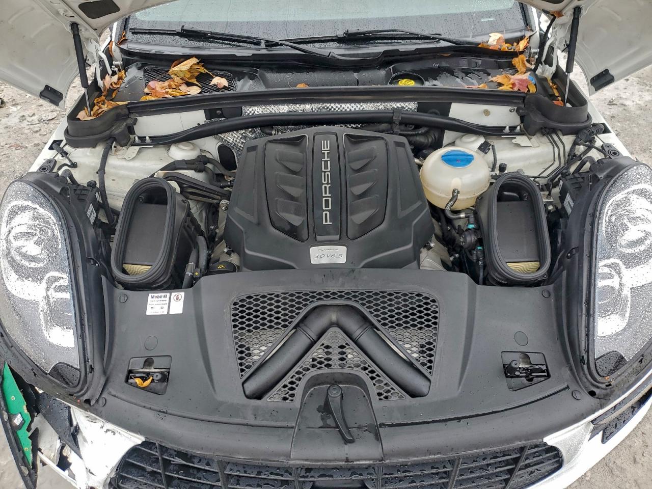 2018 Porsche Macan S VIN: WP1AB2A54JLB37249 Lot: 93933455