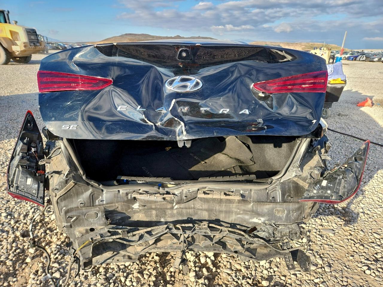 2019 Hyundai Elantra Se VIN: KMHD74LFXKU847202 Lot: 93970585