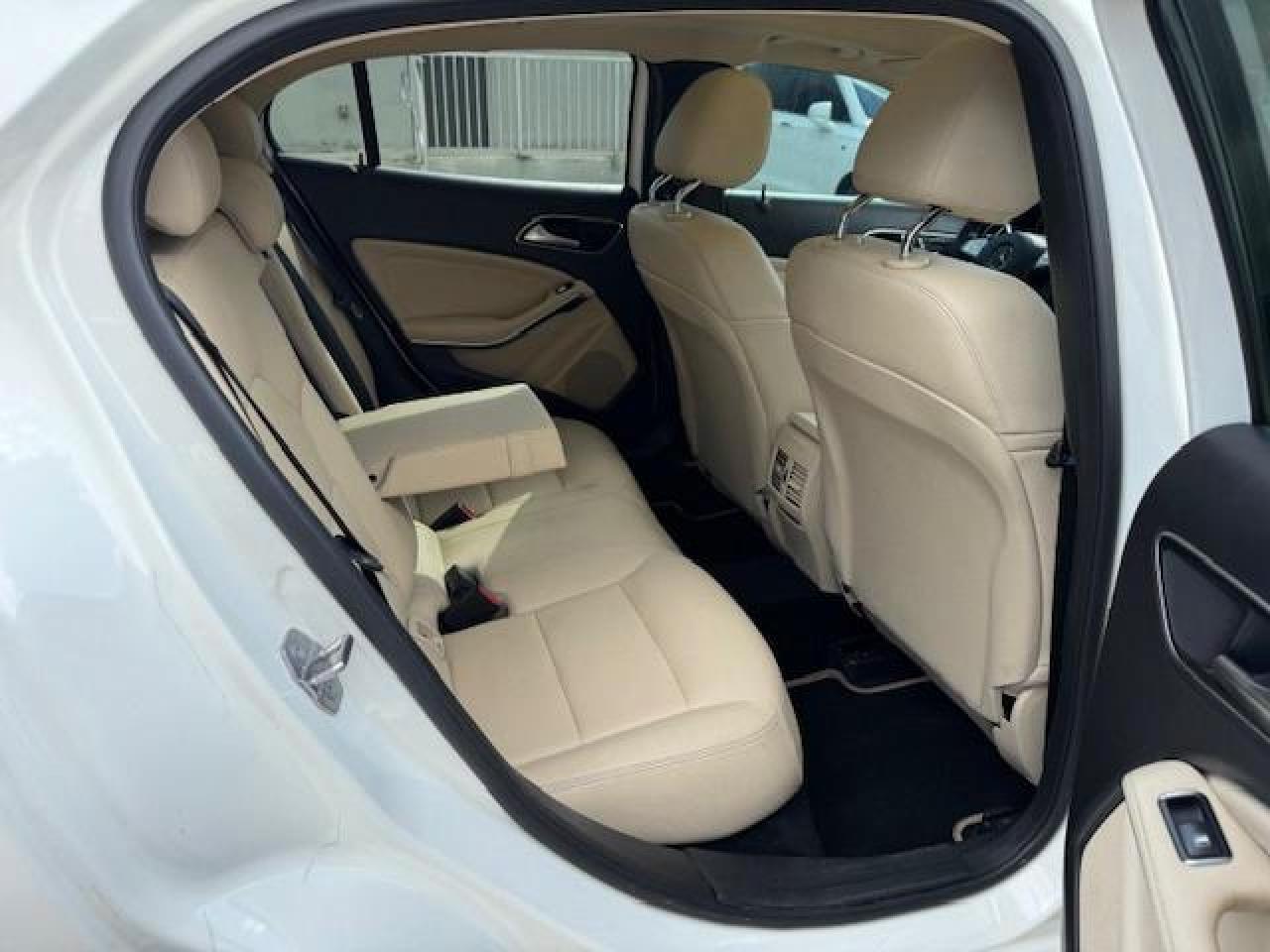 Фото: WDCTG4EB3KJ551881