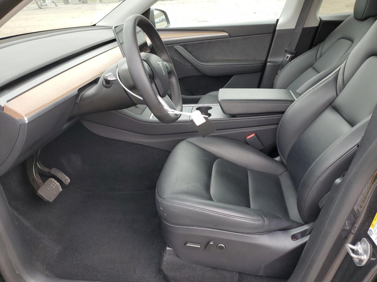 2025 Tesla Model Y VIN: 7SAYGDED3SA371157 Lot: 92300015