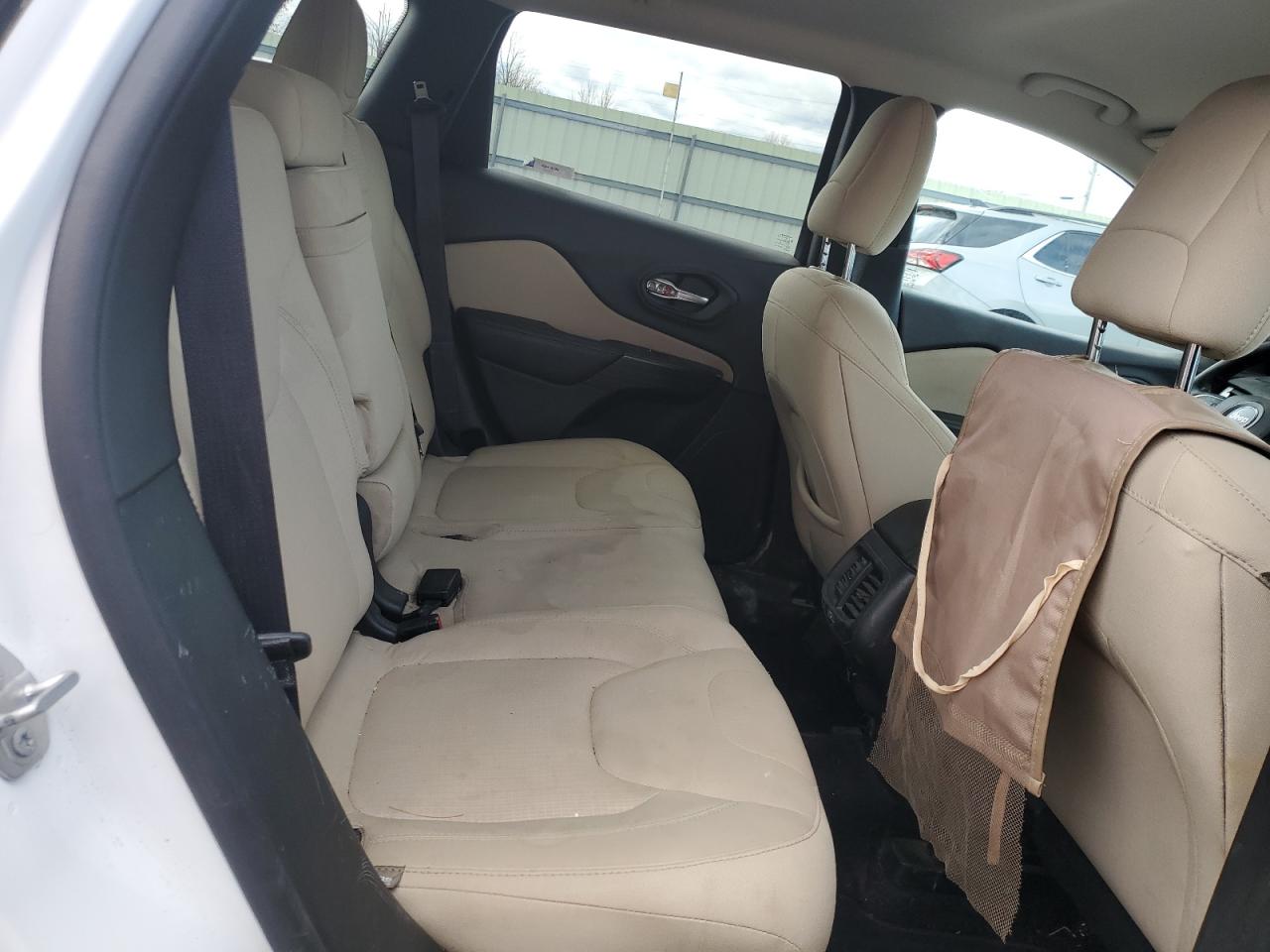 2017 Jeep Cherokee Latitude VIN: 1C4PJMCS1HW507059 Lot: 92669845