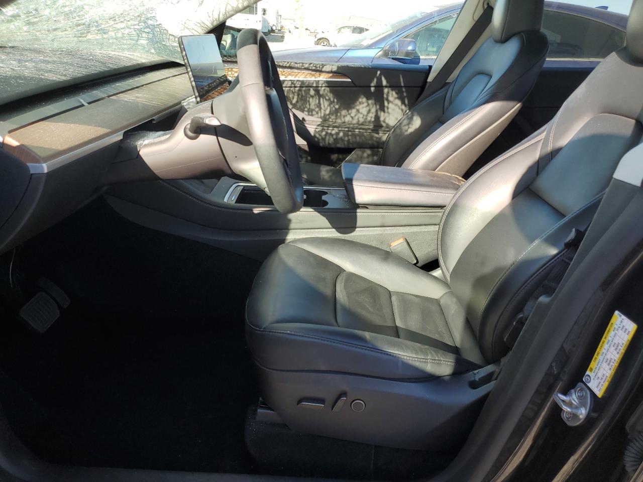 2024 Tesla Model Y VIN: 7SAYGDEEXRF177523 Lot: 93534715