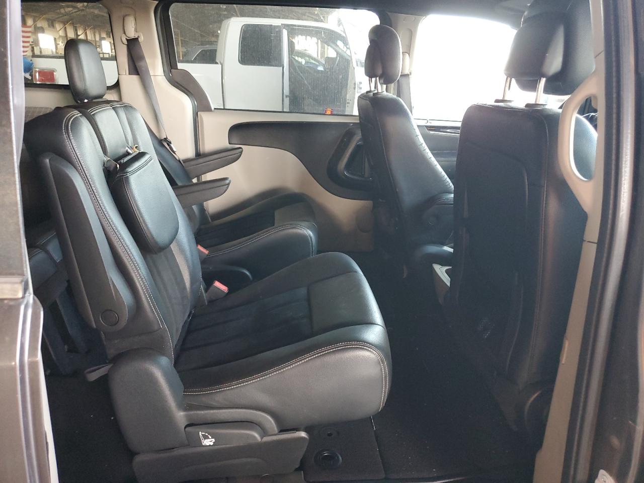 2017 Dodge Grand Caravan Sxt VIN: 2C4RDGCG8HR686433 Lot: 92950885