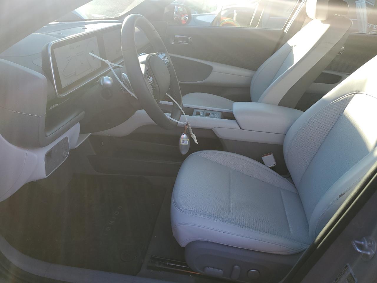 2025 Hyundai Ioniq 6 Limited VIN: KMHM54AC3SA092670 Lot: 93147505