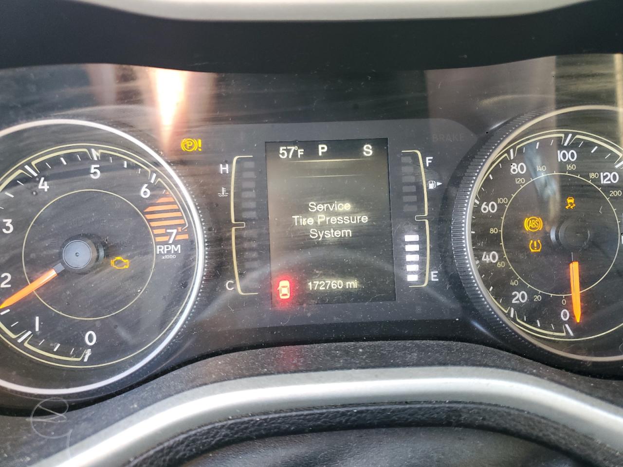 2018 Jeep Cherokee Latitude VIN: 1C4PJLCBXJD568115 Lot: 89865975