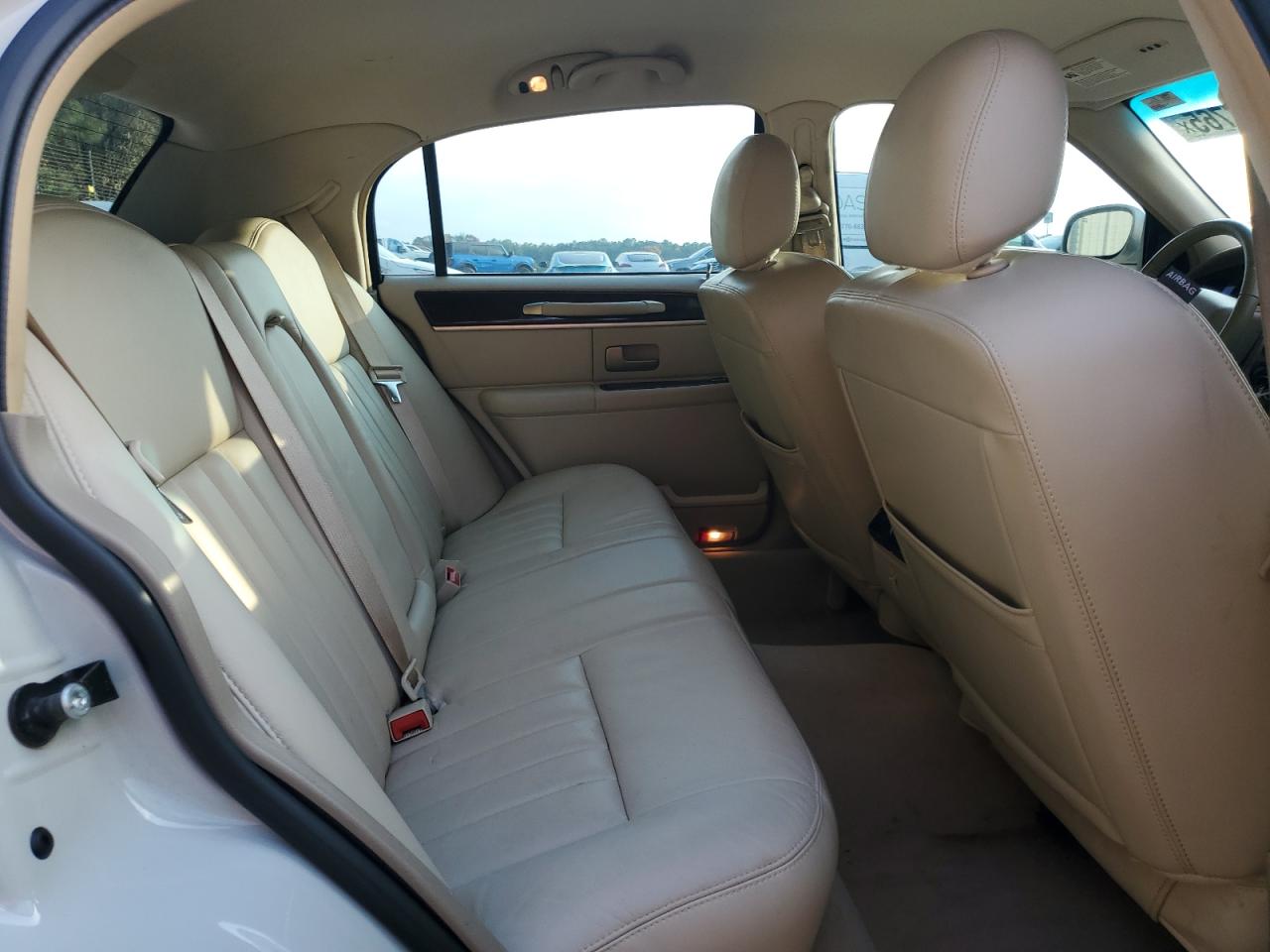 2006 Lincoln Town Car Signature VIN: 1LNHM81V46Y645207 Lot: 92916765