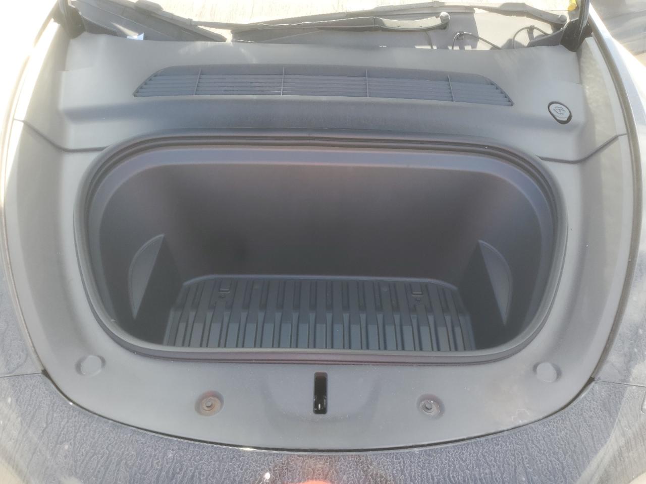 2025 Tesla Model Y VIN: 7SAYGAEE8SF226397 Lot: 92616525