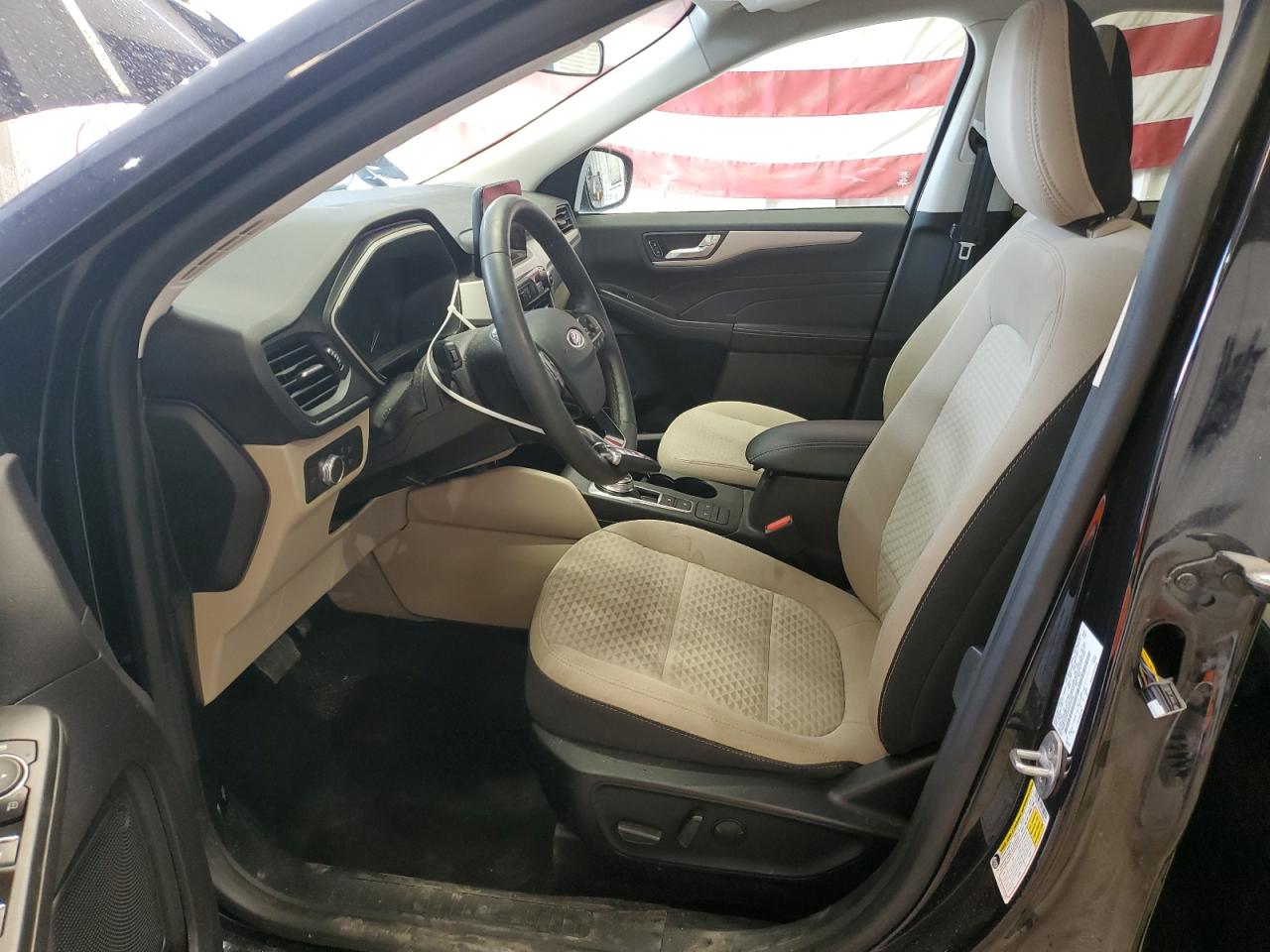 2021 Ford Escape Se VIN: 1FMCU9G64MUB00144 Lot: 92442805