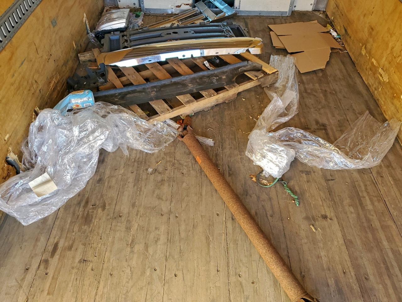 2018 Ford Econoline E350 Super Duty Cutaway Van VIN: 1FDWE3F69JDC38251 Lot: 91231215