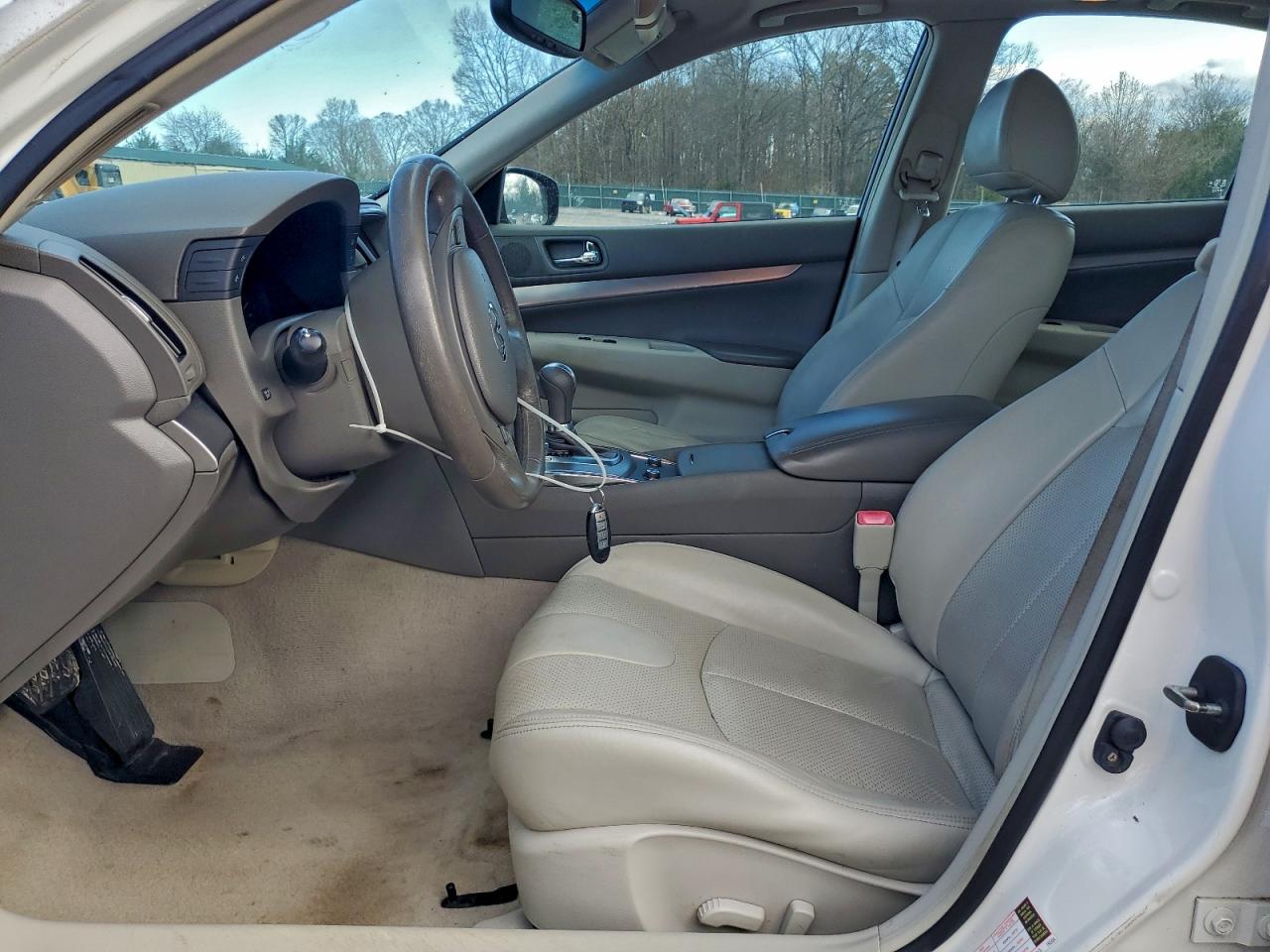 2011 Infiniti G25 Base VIN: JN1DV6AP0BM830946 Lot: 94180995