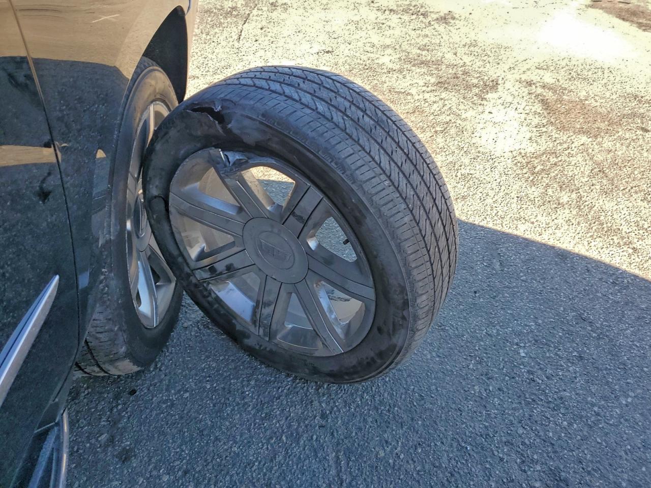 2018 Cadillac Escalade Esv Luxury VIN: 1GYS3HKJ9JR317903 Lot: 94324355