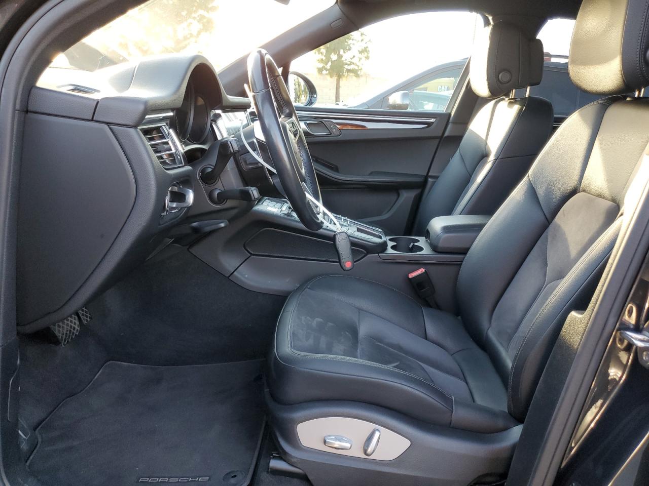 2019 Porsche Macan VIN: WP1AA2A55KLB06418 Lot: 92130035