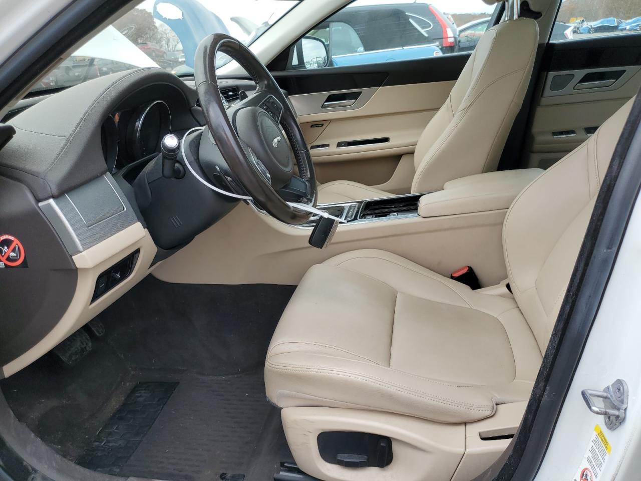 2016 Jaguar Xf Premium VIN: SAJBJ4BV7GCY11049 Lot: 92283705