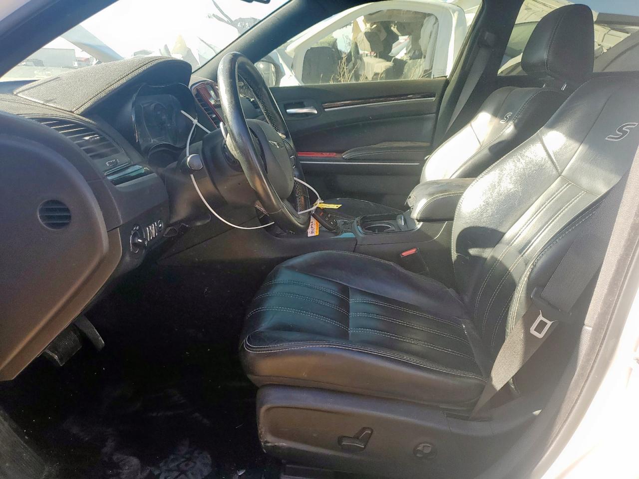 2019 Chrysler 300 S VIN: 2C3CCABG1KH654402 Lot: 92245765