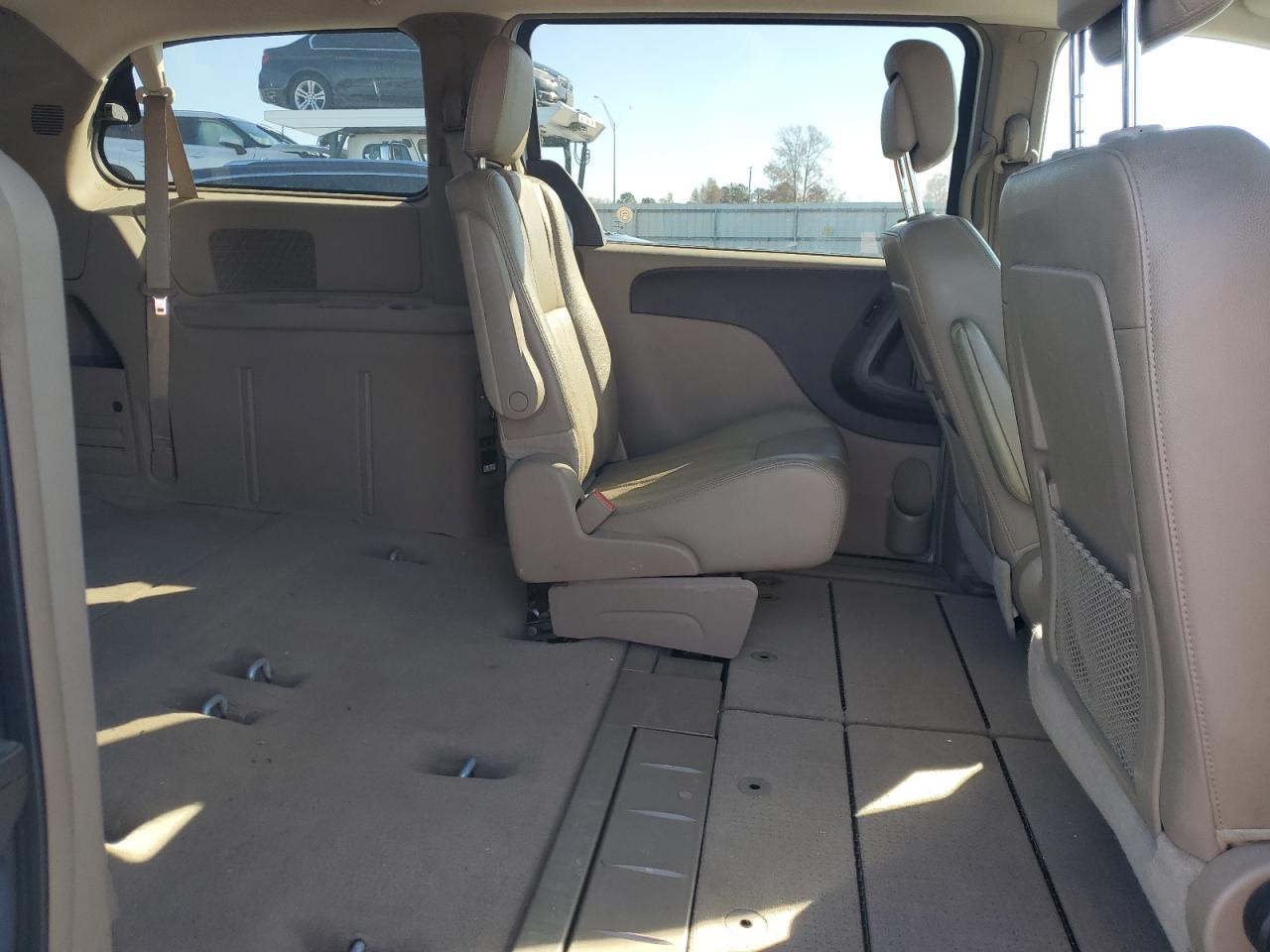 2013 Chrysler Town & Country Touring VIN: 2C4RC1BG3DR734755 Lot: 92085365