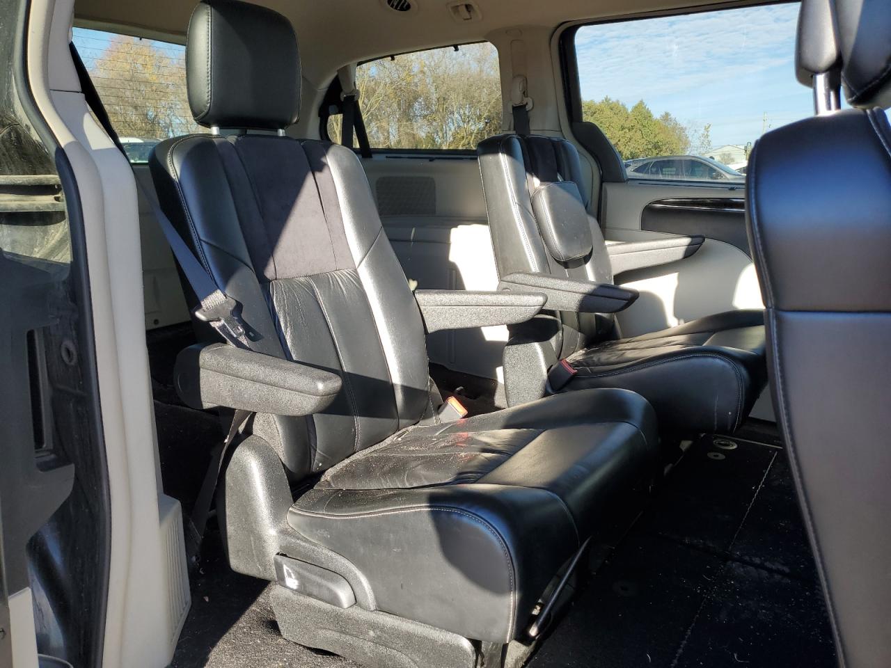 2013 Chrysler Town & Country Limited VIN: 2C4RC1GG3DR787917 Lot: 90426675