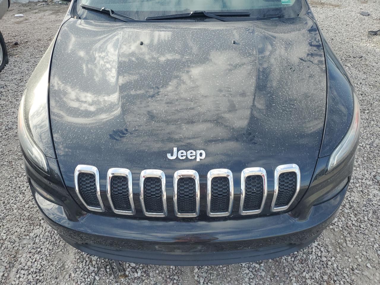 2014 Jeep Cherokee Latitude VIN: 1C4PJLCS2EW115312 Lot: 92224105