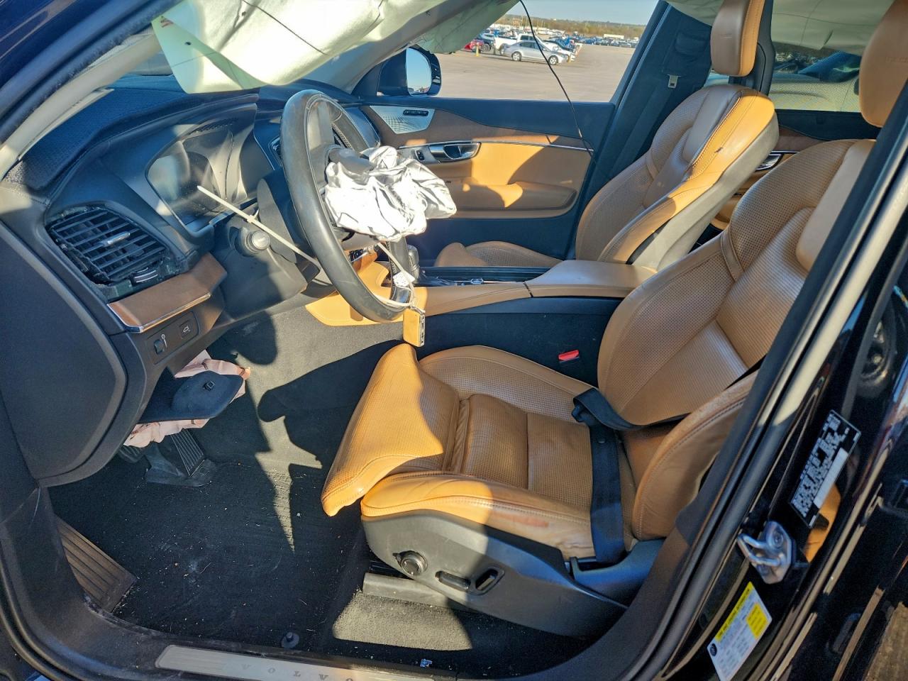 2016 Volvo Xc90 T6 VIN: YV4A22PL6G1085499 Lot: 94067365