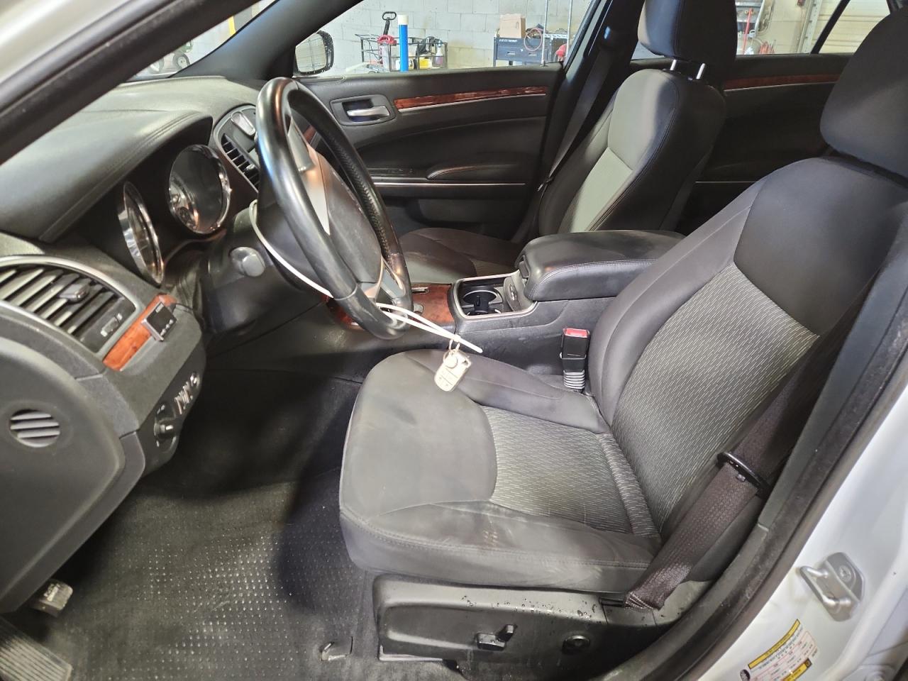 2014 Chrysler 300 VIN: 2C3CCAAG2EH376227 Lot: 92905605