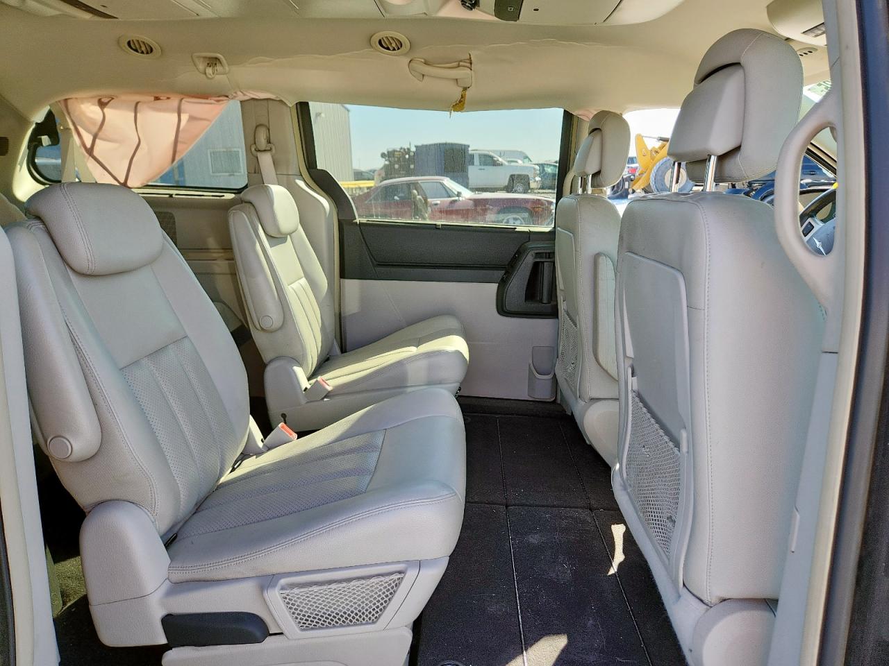 2010 Chrysler Town & Country Touring Plus VIN: 2A4RR8DX7AR394018 Lot: 92263935