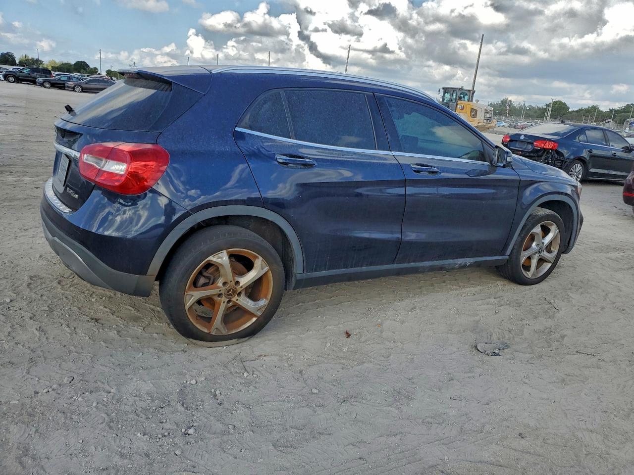 Фото: WDCTG4EB7JJ399778