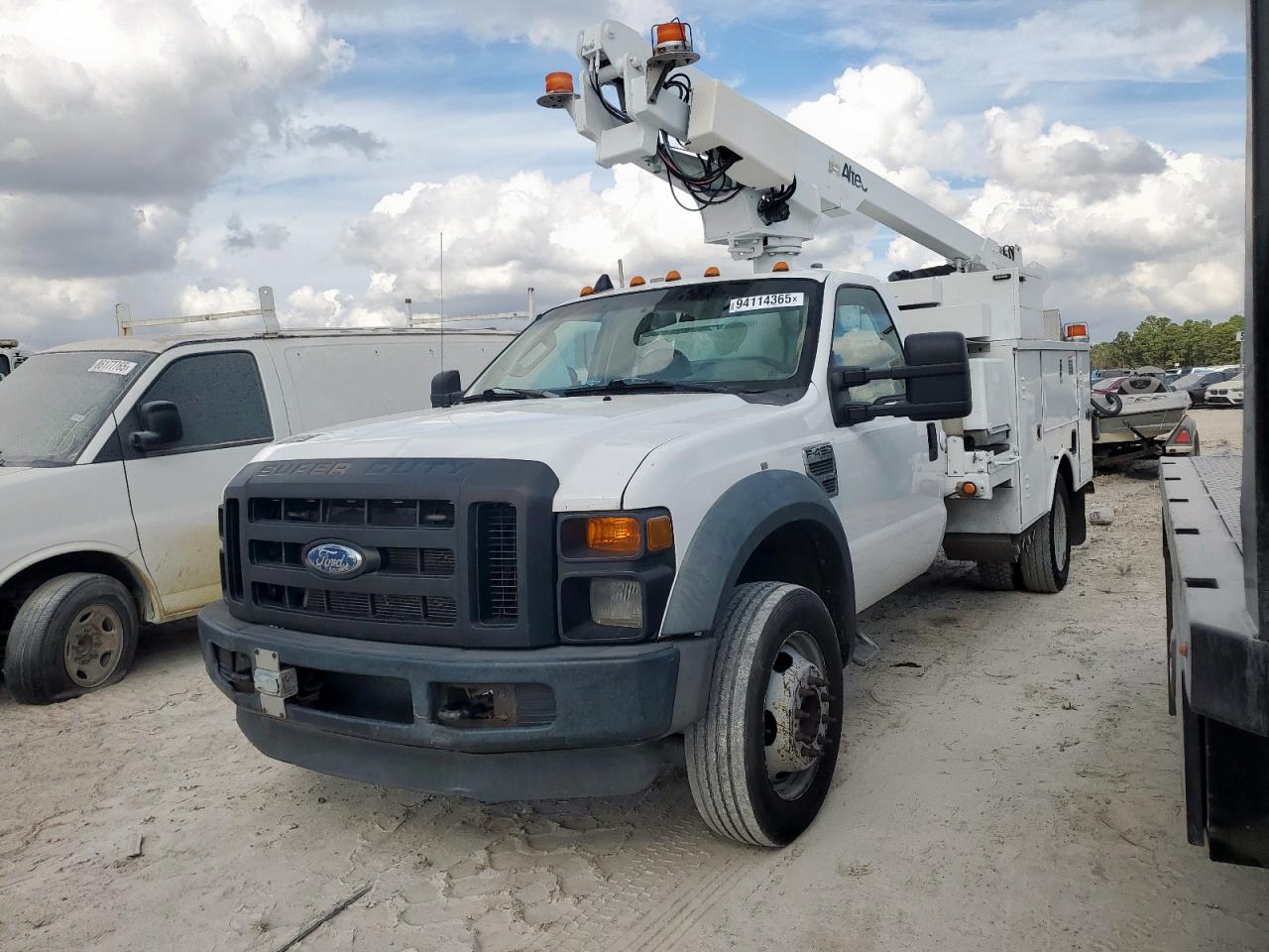 2008 Ford F450 Bucket Truck