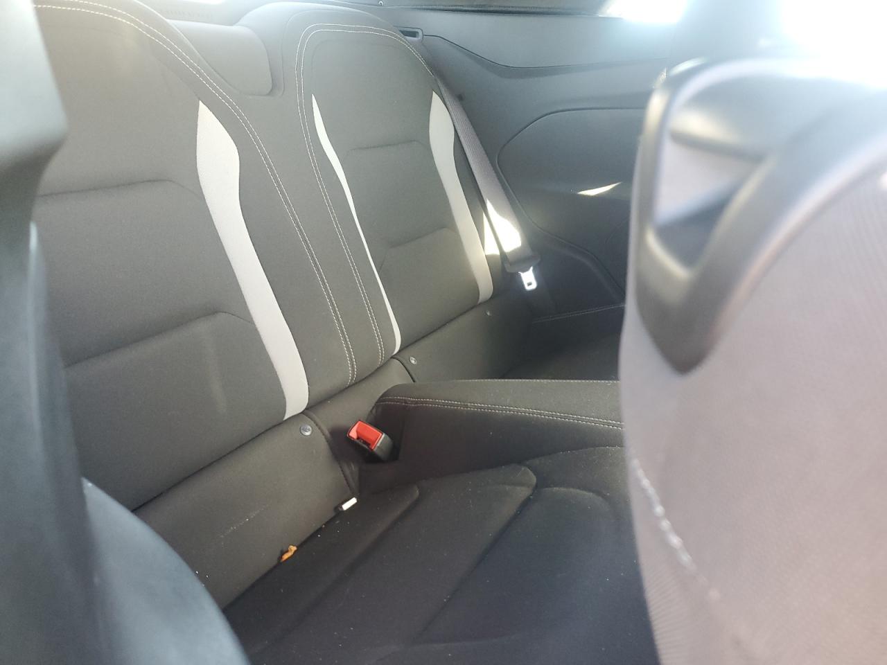 2019 Chevrolet Camaro Ls VIN: 1G1FB3DX7K0140118 Lot: 92699855