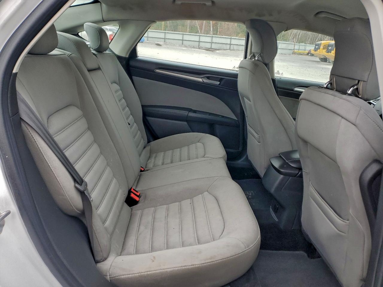 2013 Ford Fusion S VIN: 3FA6P0G71DR304975 Lot: 93921485