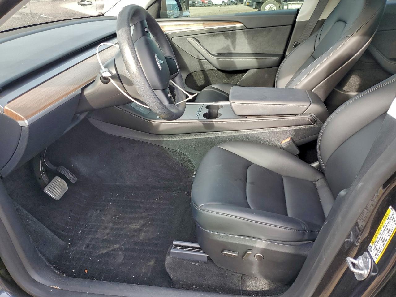 2024 Tesla Model Y VIN: 7SAYGDEE5RF024919 Lot: 93491305